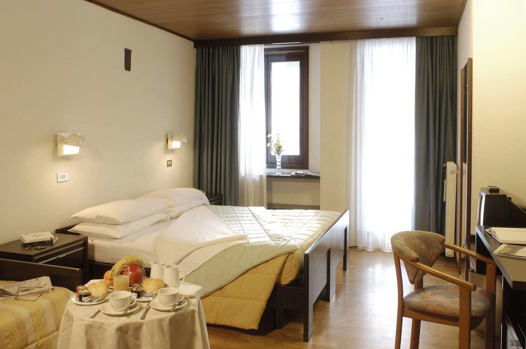 Hotel Mirella Ponte Di Legno Εξωτερικό φωτογραφία